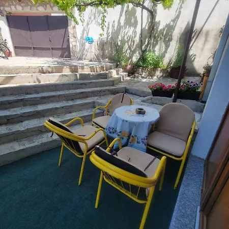 Stan Ninic Apartmán *